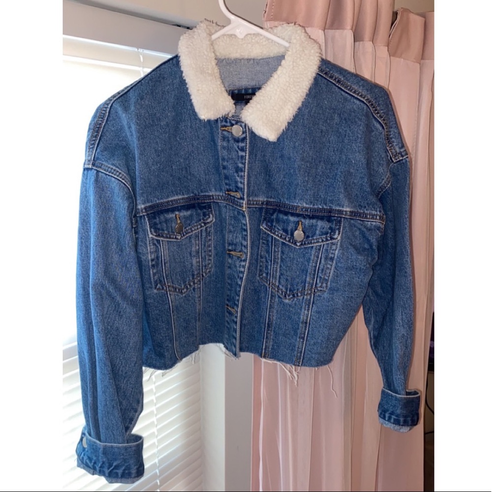 Cropped jean jacket with Sherpa trim